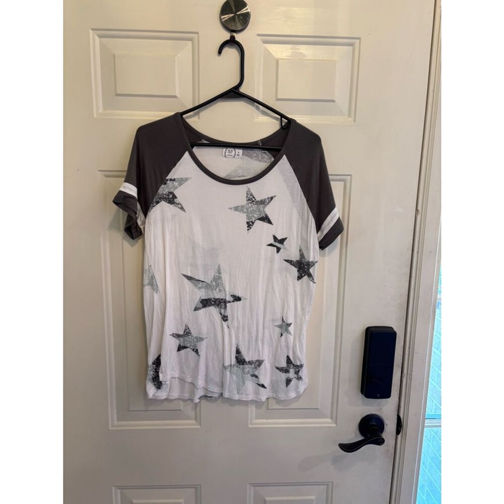 Maurices White Star Raglan Tee with Gray Sleeves - Picture 5 of 6